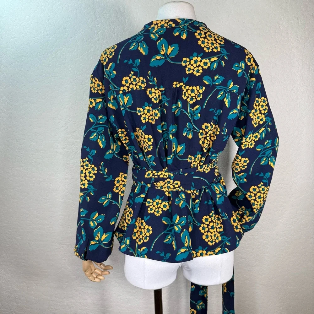 J. Crew Floral Hydrangea Drapey Crepe Wrap Blouse Shirt Size Medium EUC